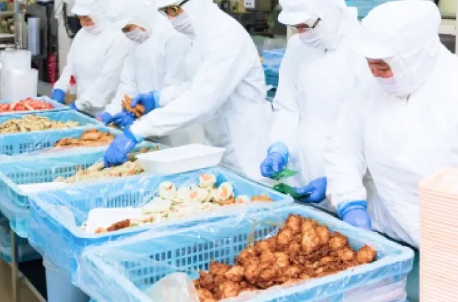 練り物製造の様子